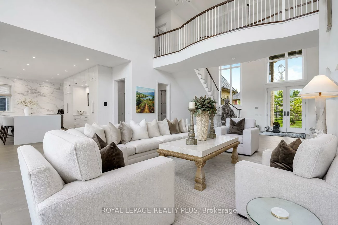 39, Plunkett, Bayshore, Barrie