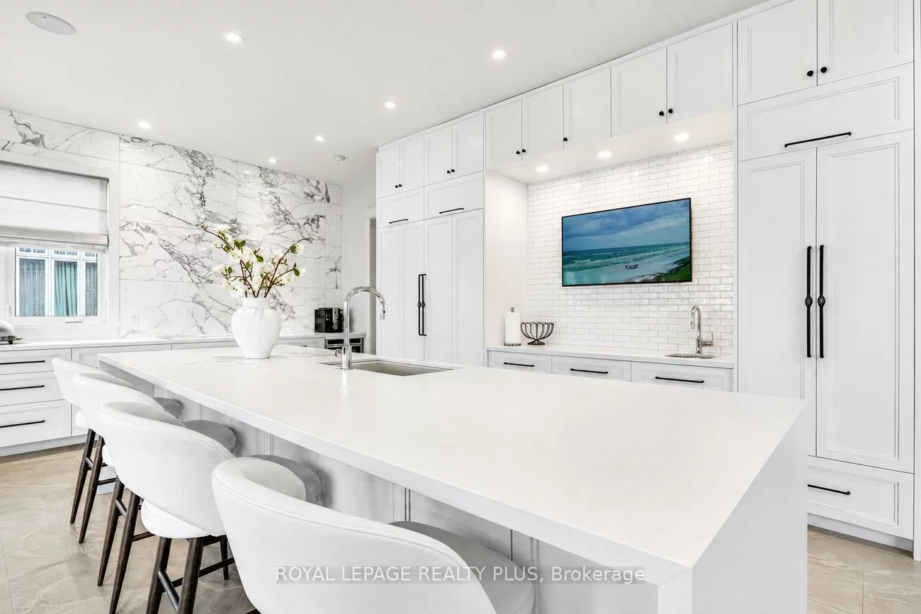 39, Plunkett, Bayshore, Barrie