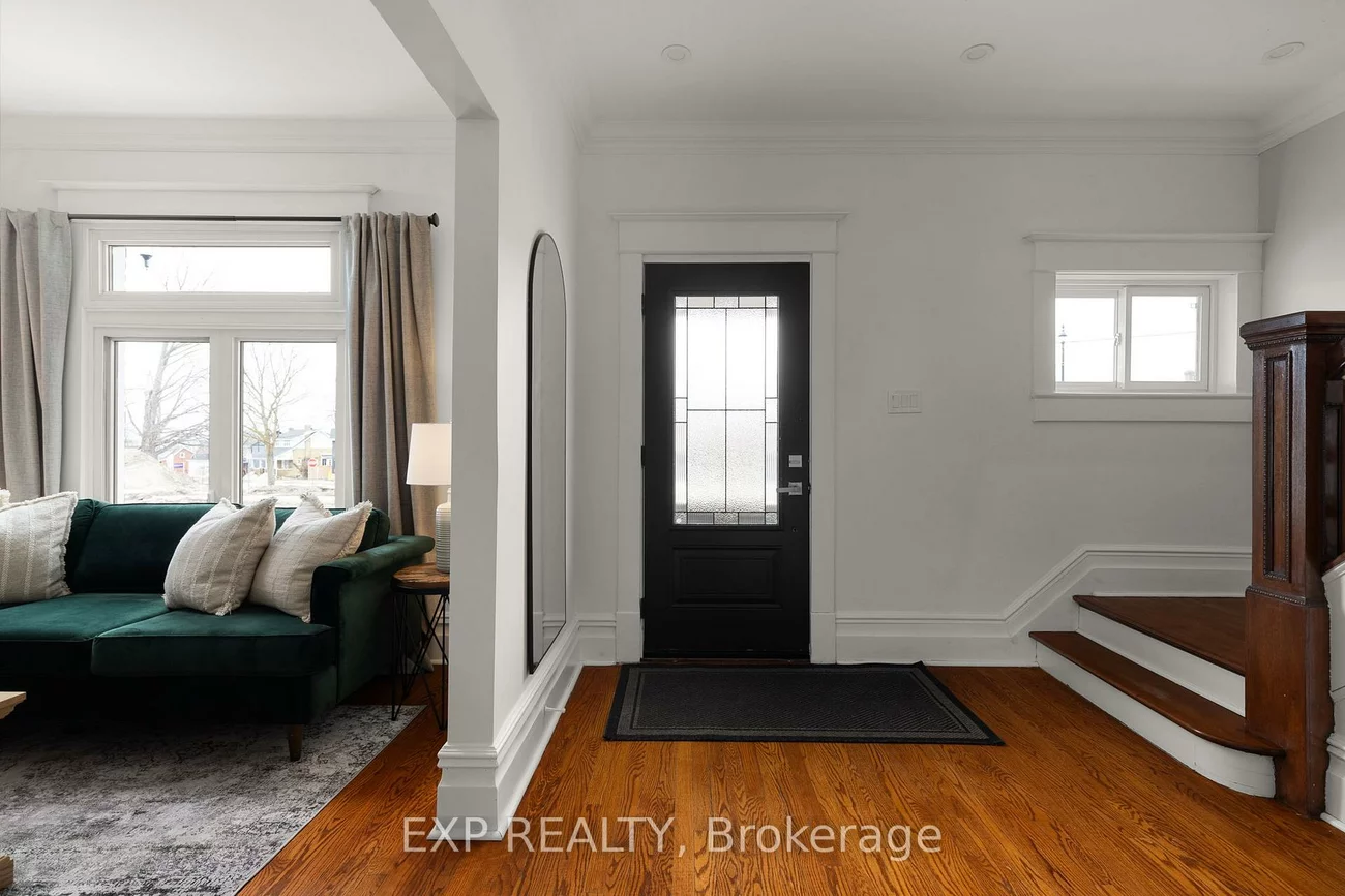 36, Sophia, Queen's Park, Barrie