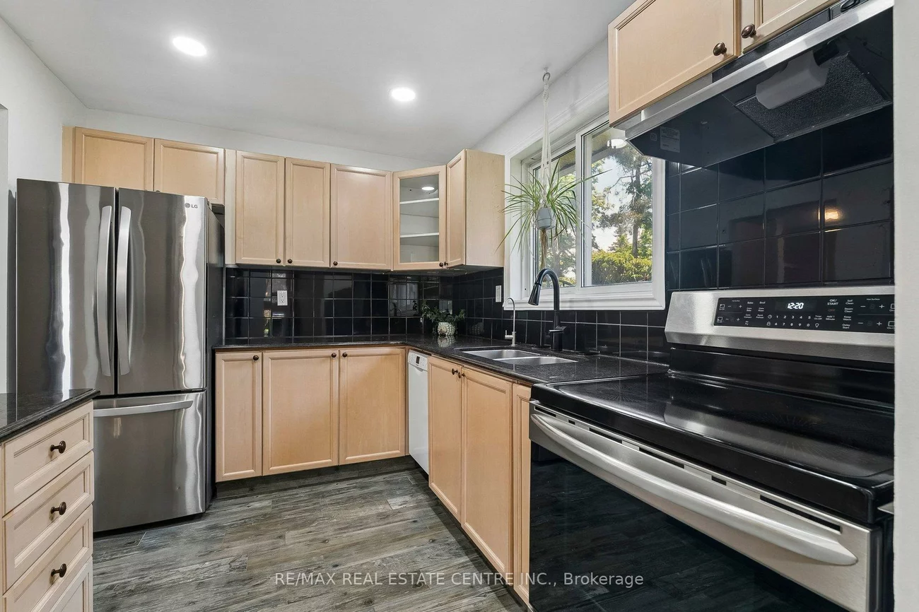 47, Christie, Letitia Heights, Barrie