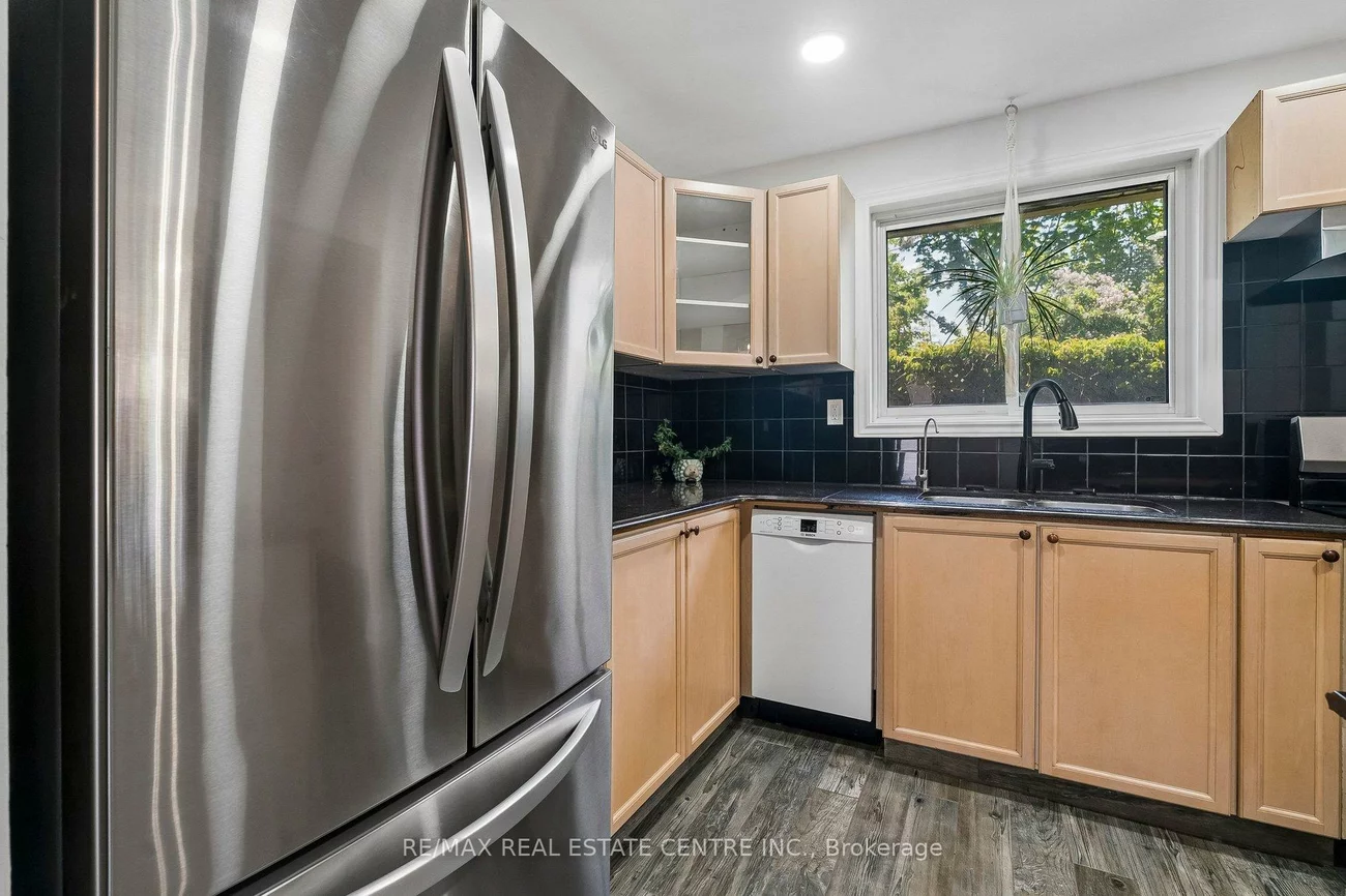 47, Christie, Letitia Heights, Barrie
