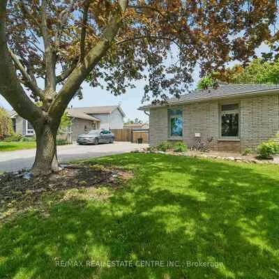 47, Christie, Letitia Heights, Barrie