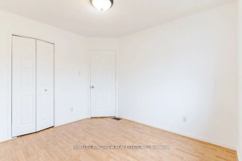 1, Charleson, Holly, Barrie