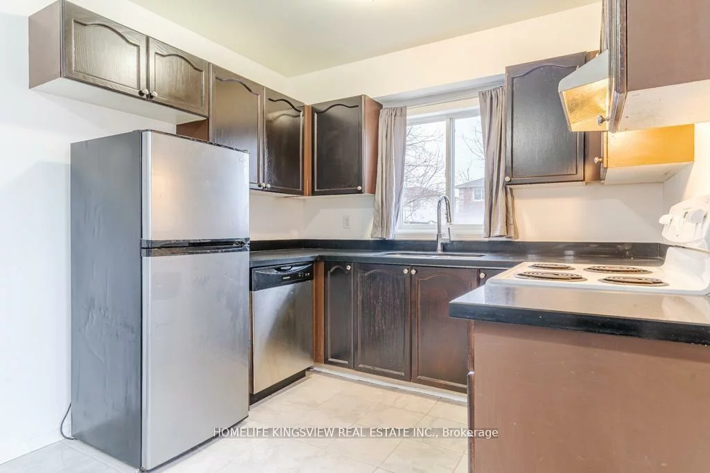1, Charleson, Holly, Barrie