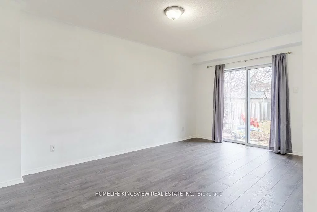 1, Charleson, Holly, Barrie