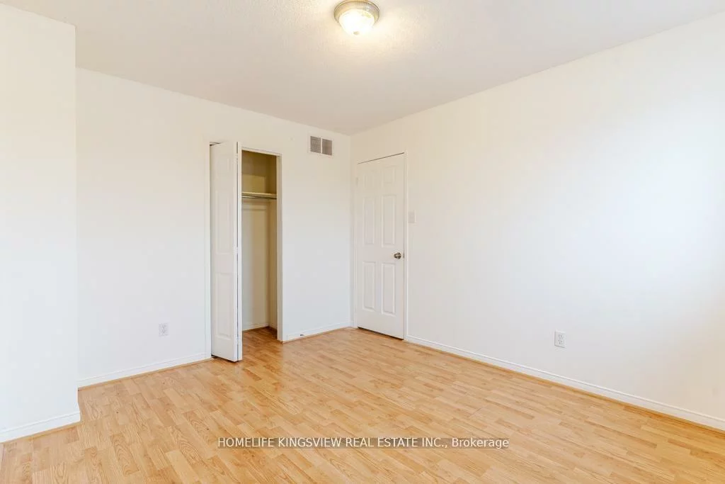 1, Charleson, Holly, Barrie