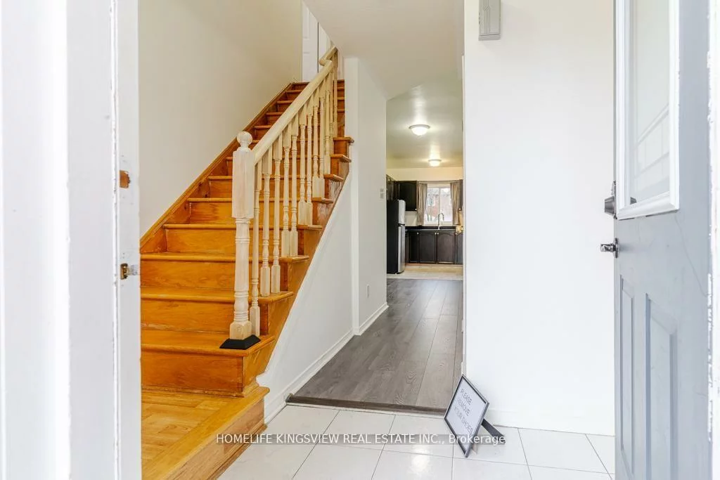 1, Charleson, Holly, Barrie