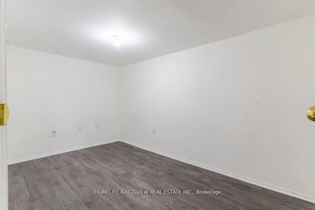 1, Charleson, Holly, Barrie