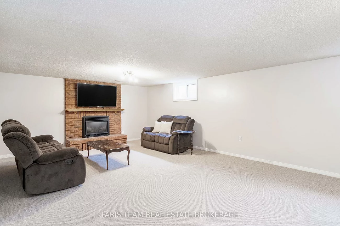 24, Laurie, Wellington, Barrie