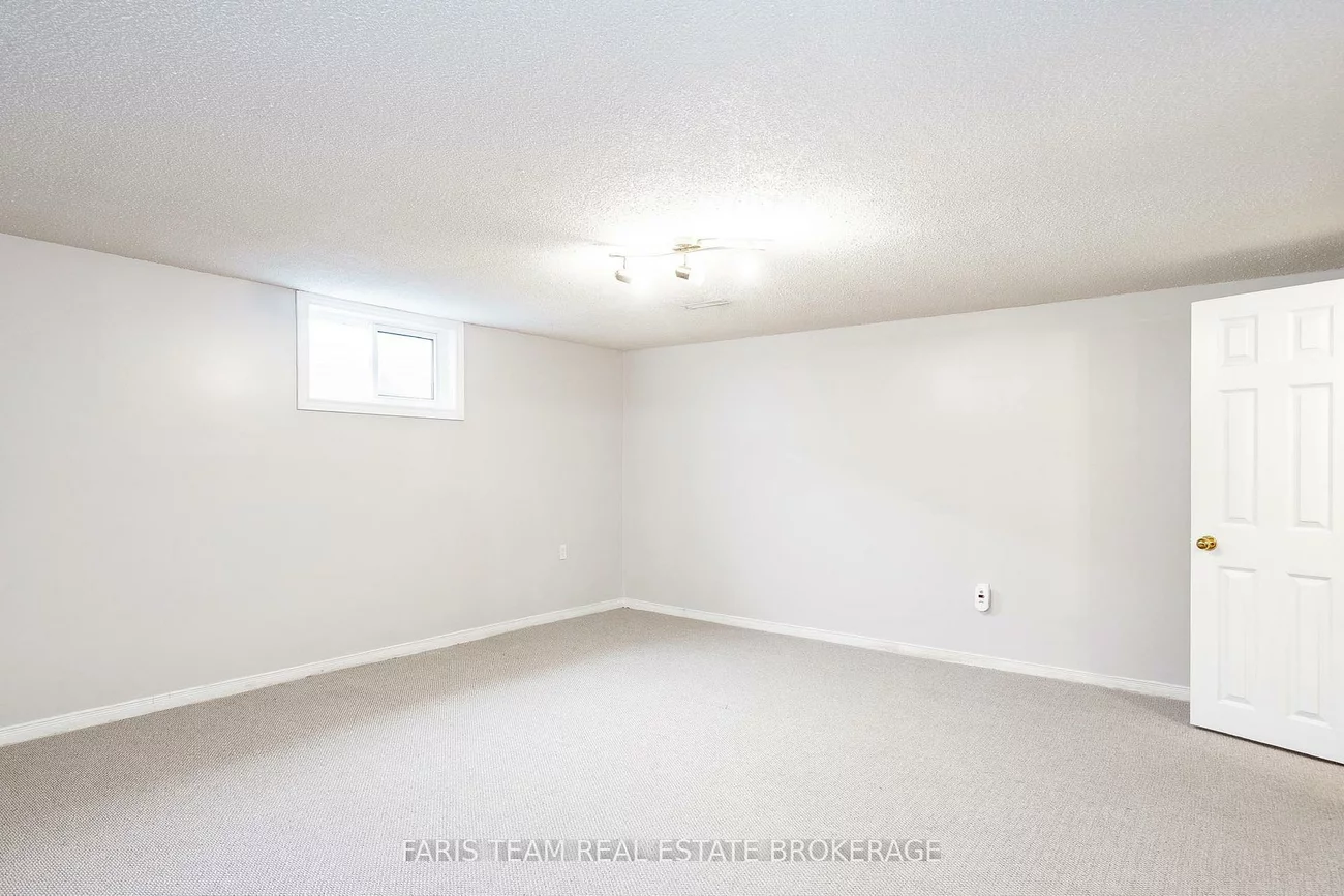 24, Laurie, Wellington, Barrie
