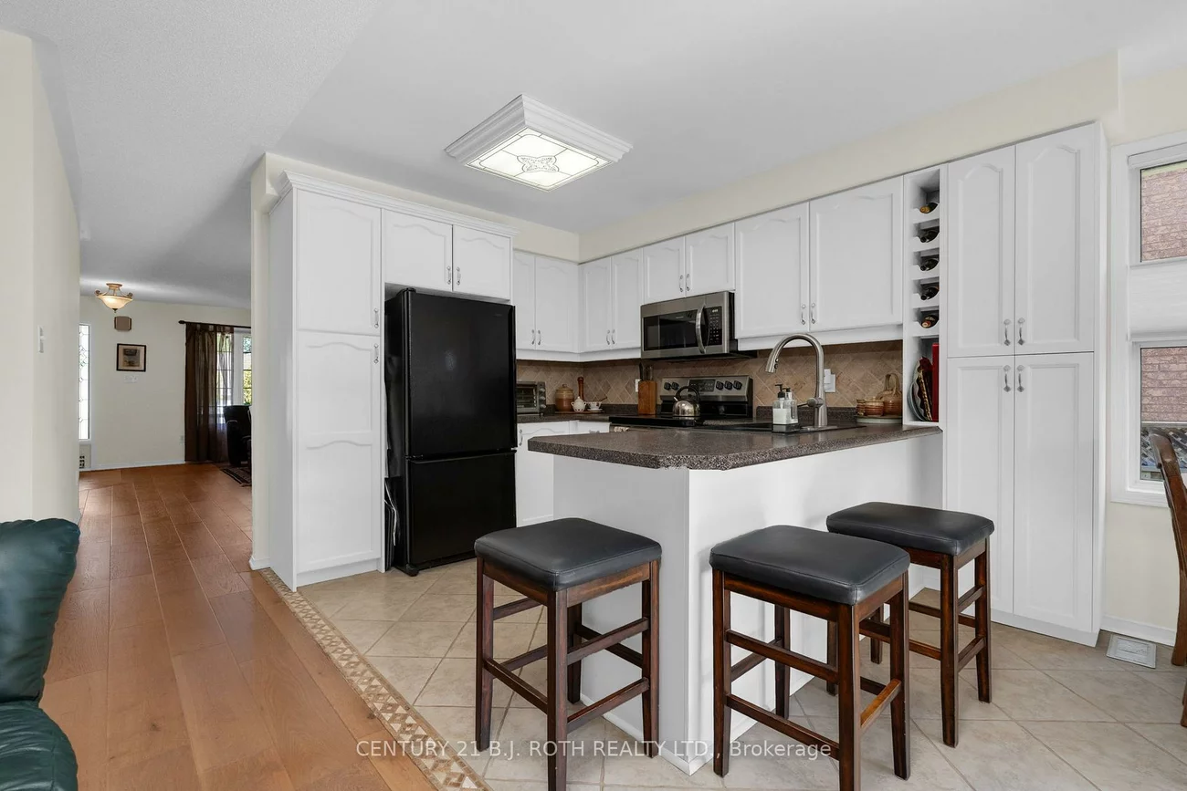303, Coxmill, Bayshore, Barrie