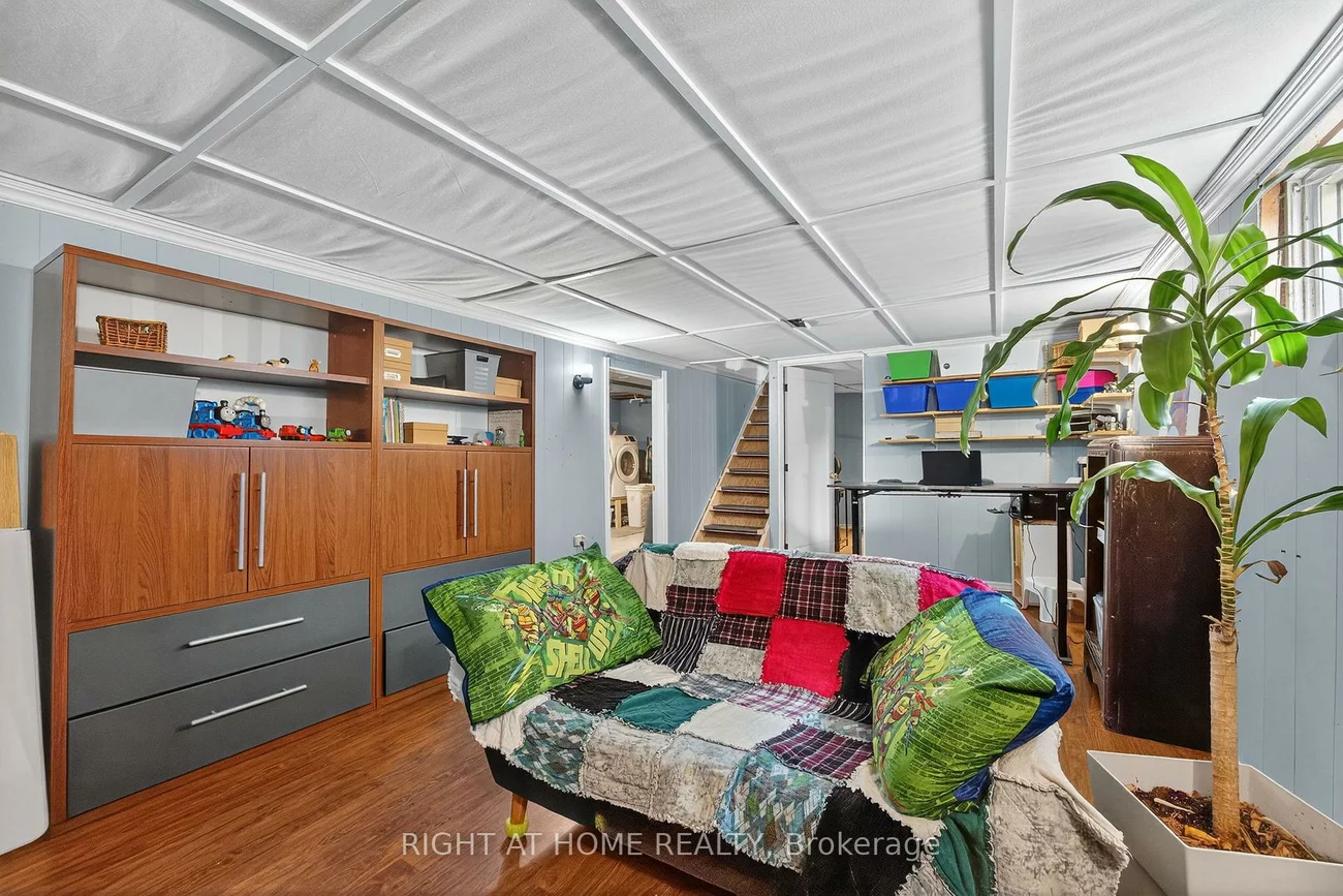 25, Thomson, Queen's Park, Barrie