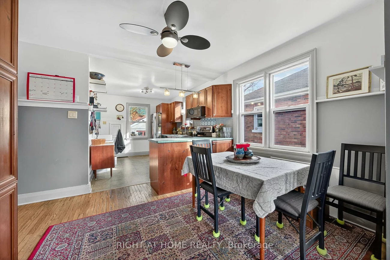 25, Thomson, Queen's Park, Barrie