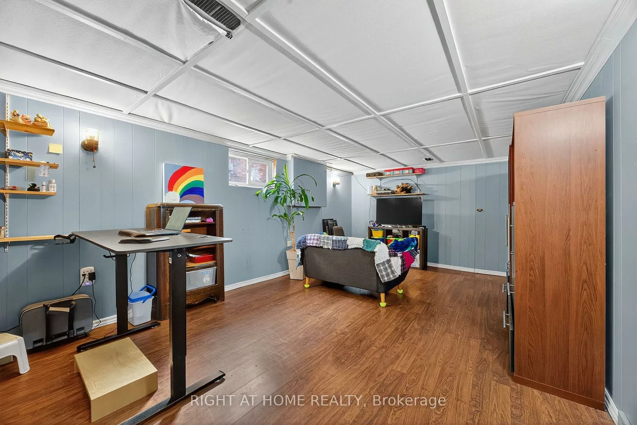 25, Thomson, Queen's Park, Barrie