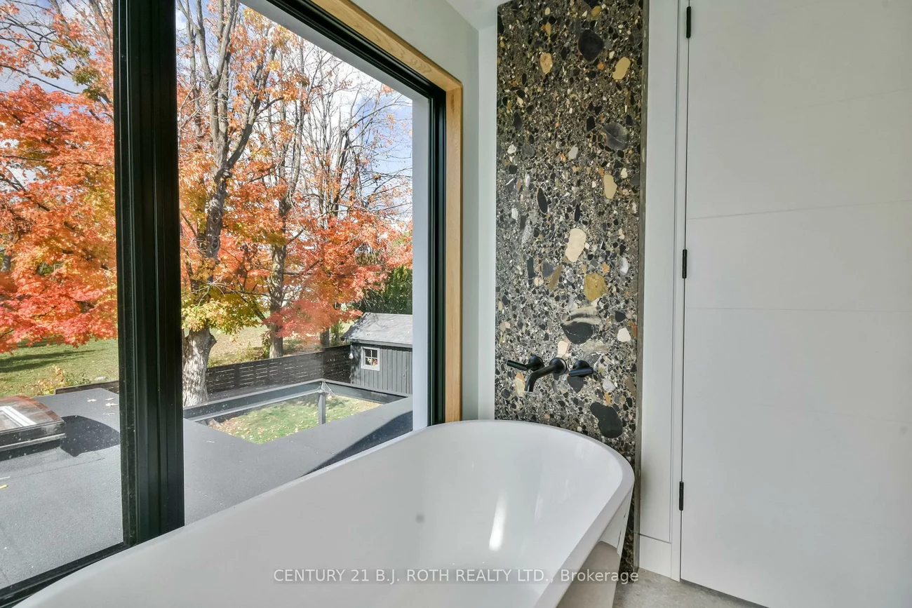 20, Weldon, Codrington, Barrie