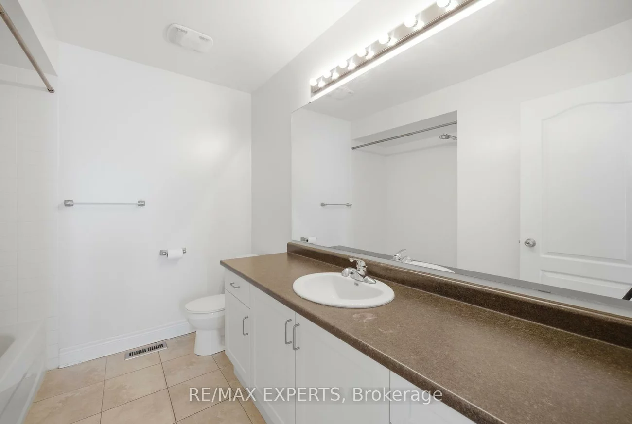 76, Forsyth, West Bayfield, Barrie