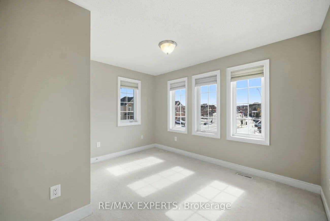 76, Forsyth, West Bayfield, Barrie