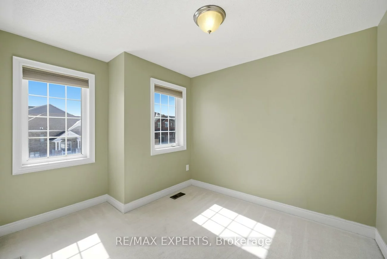 76, Forsyth, West Bayfield, Barrie