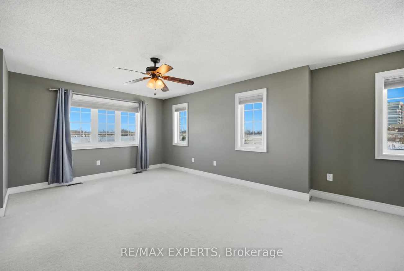 76, Forsyth, West Bayfield, Barrie
