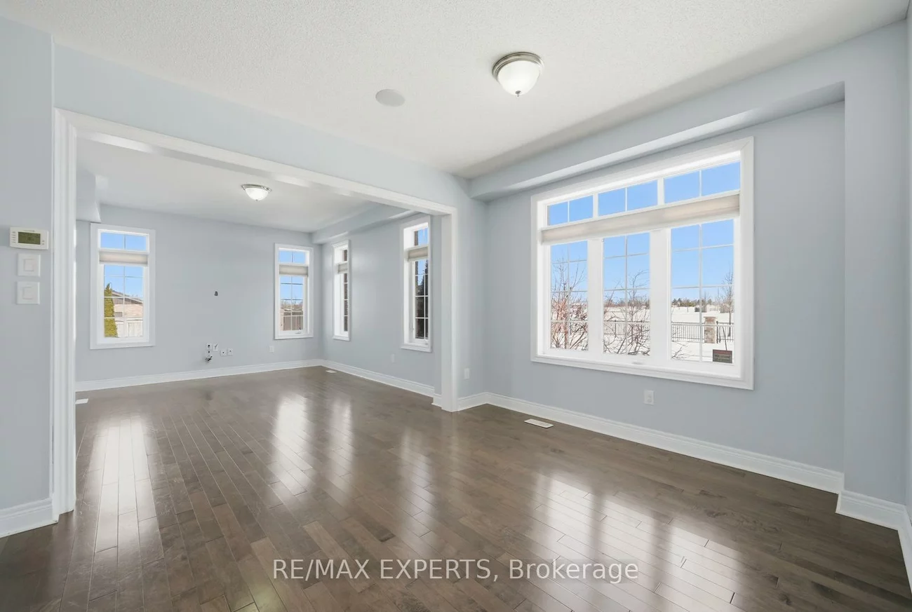76, Forsyth, West Bayfield, Barrie
