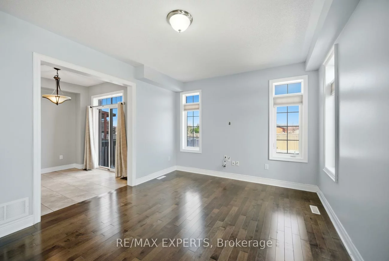 76, Forsyth, West Bayfield, Barrie