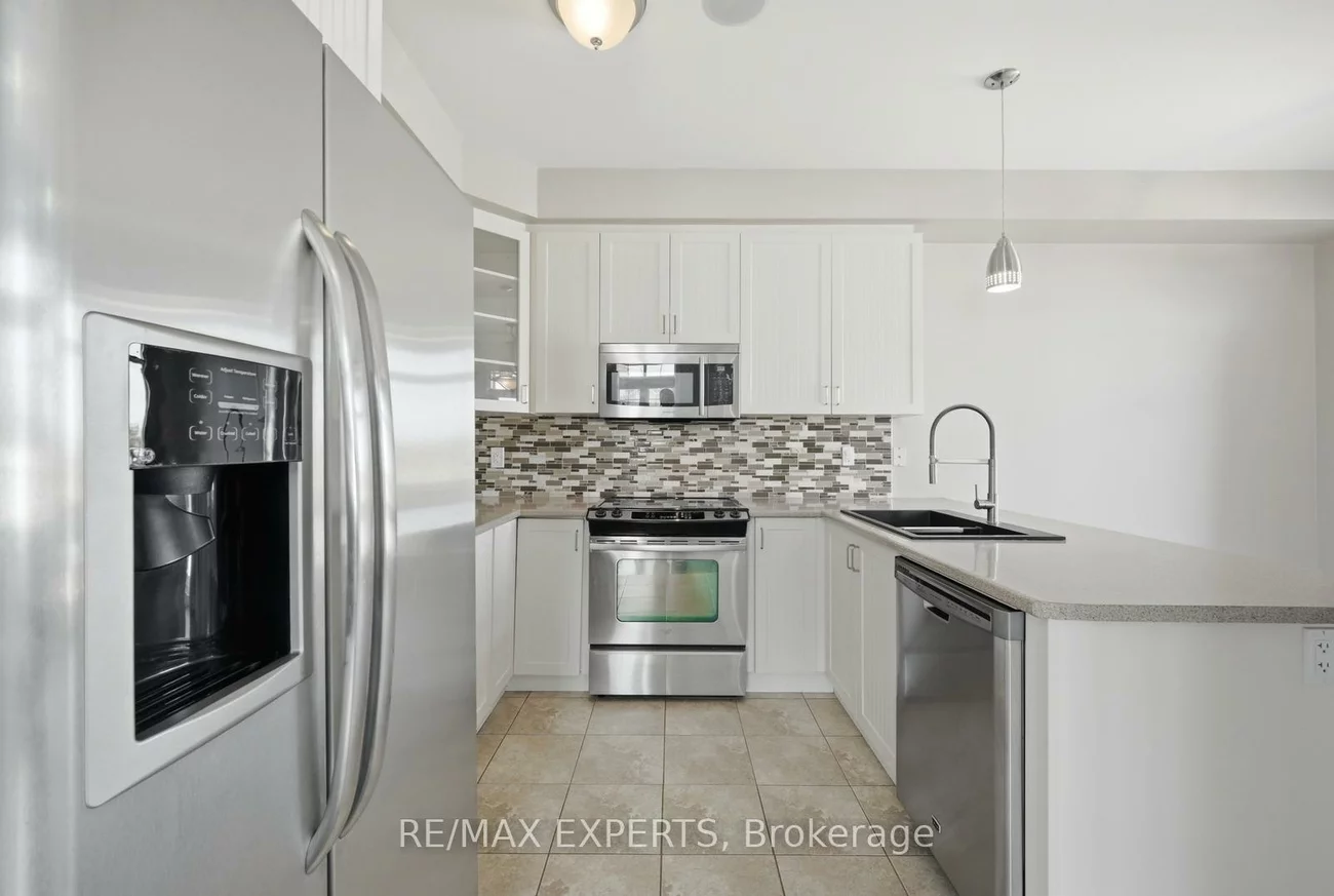 76, Forsyth, West Bayfield, Barrie