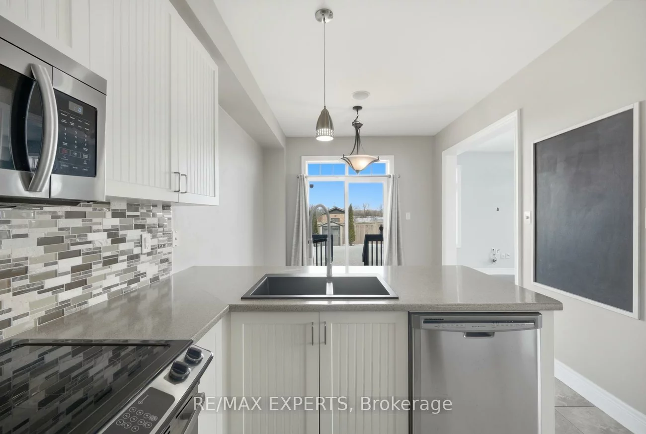 76, Forsyth, West Bayfield, Barrie