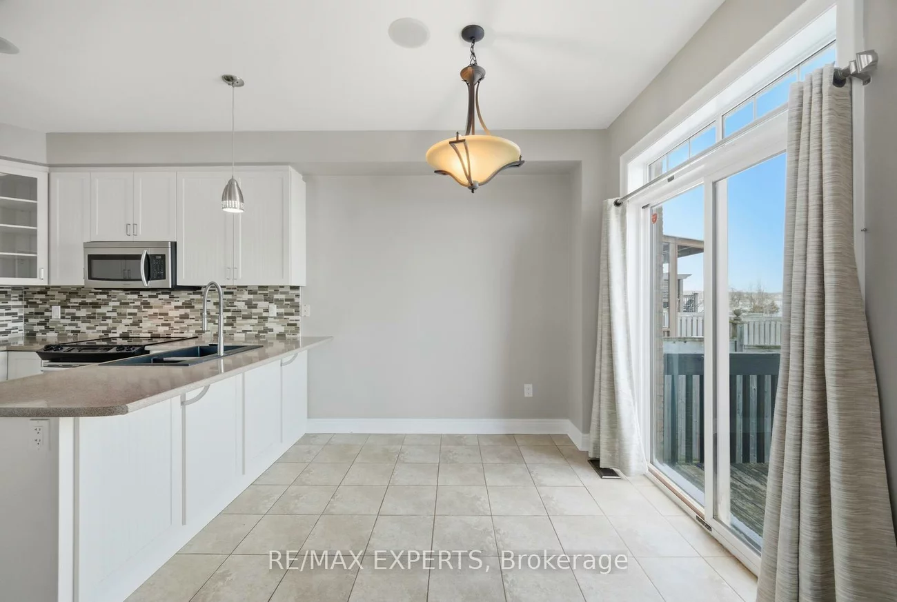 76, Forsyth, West Bayfield, Barrie