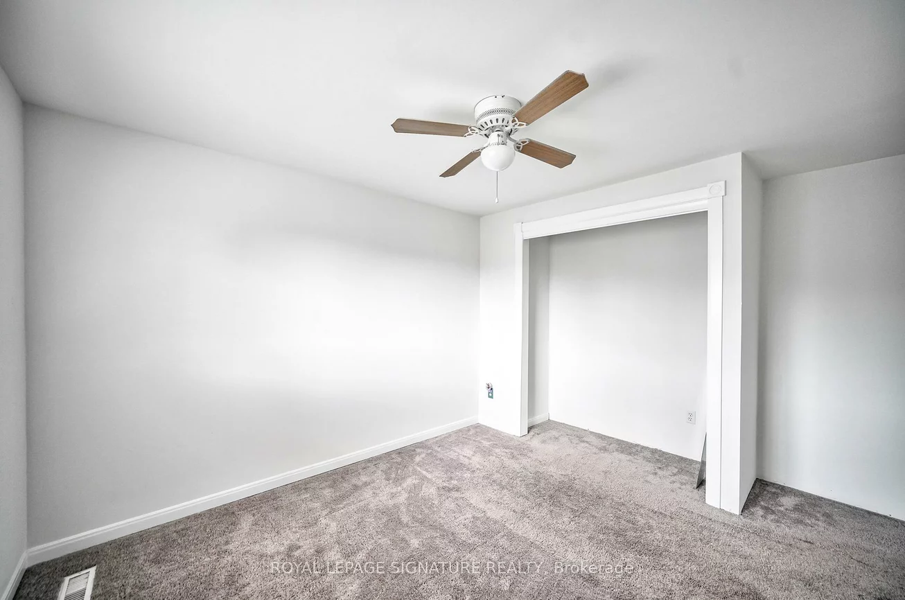 16, Christie, Letitia Heights, Barrie