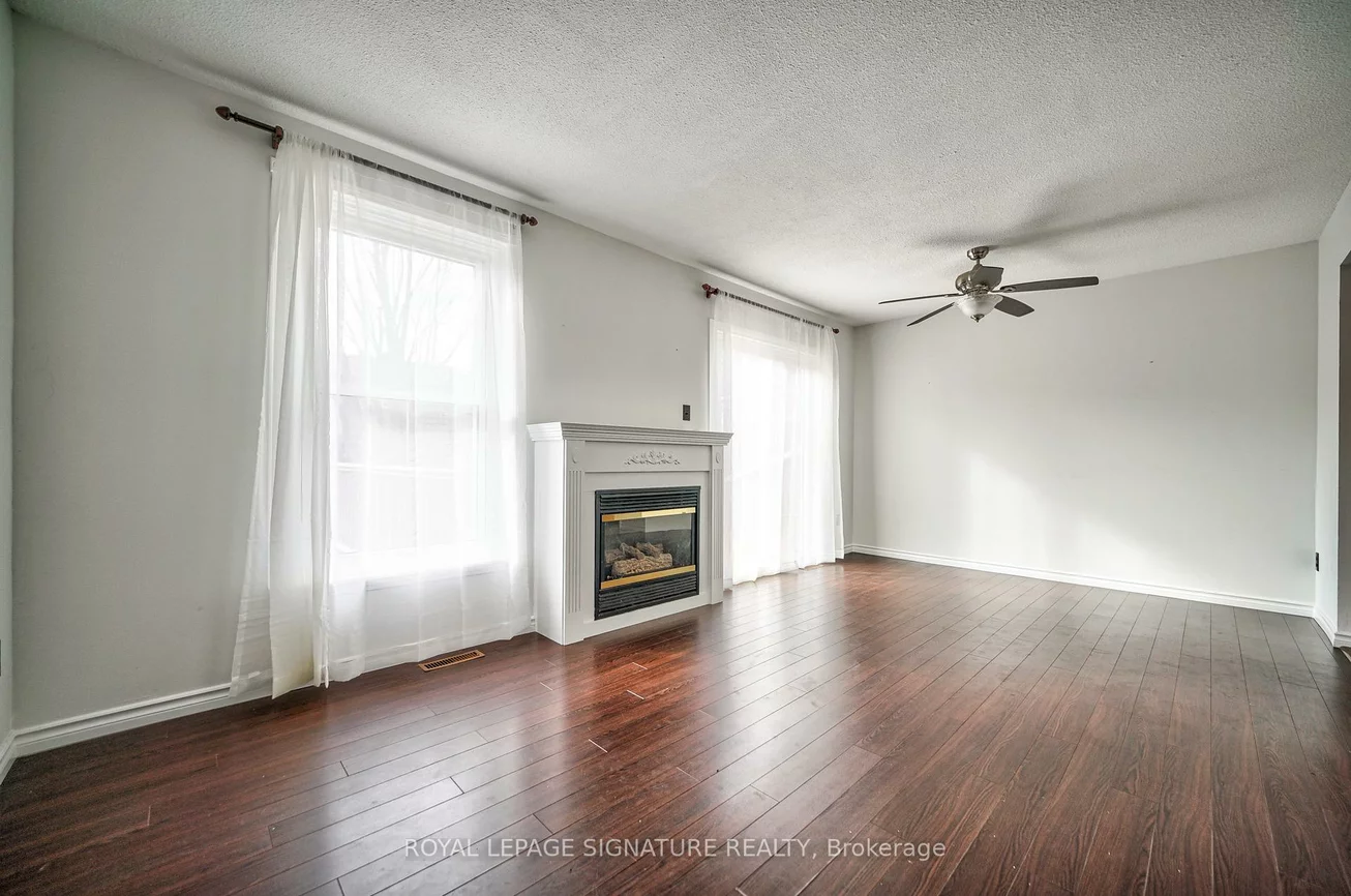 16, Christie, Letitia Heights, Barrie