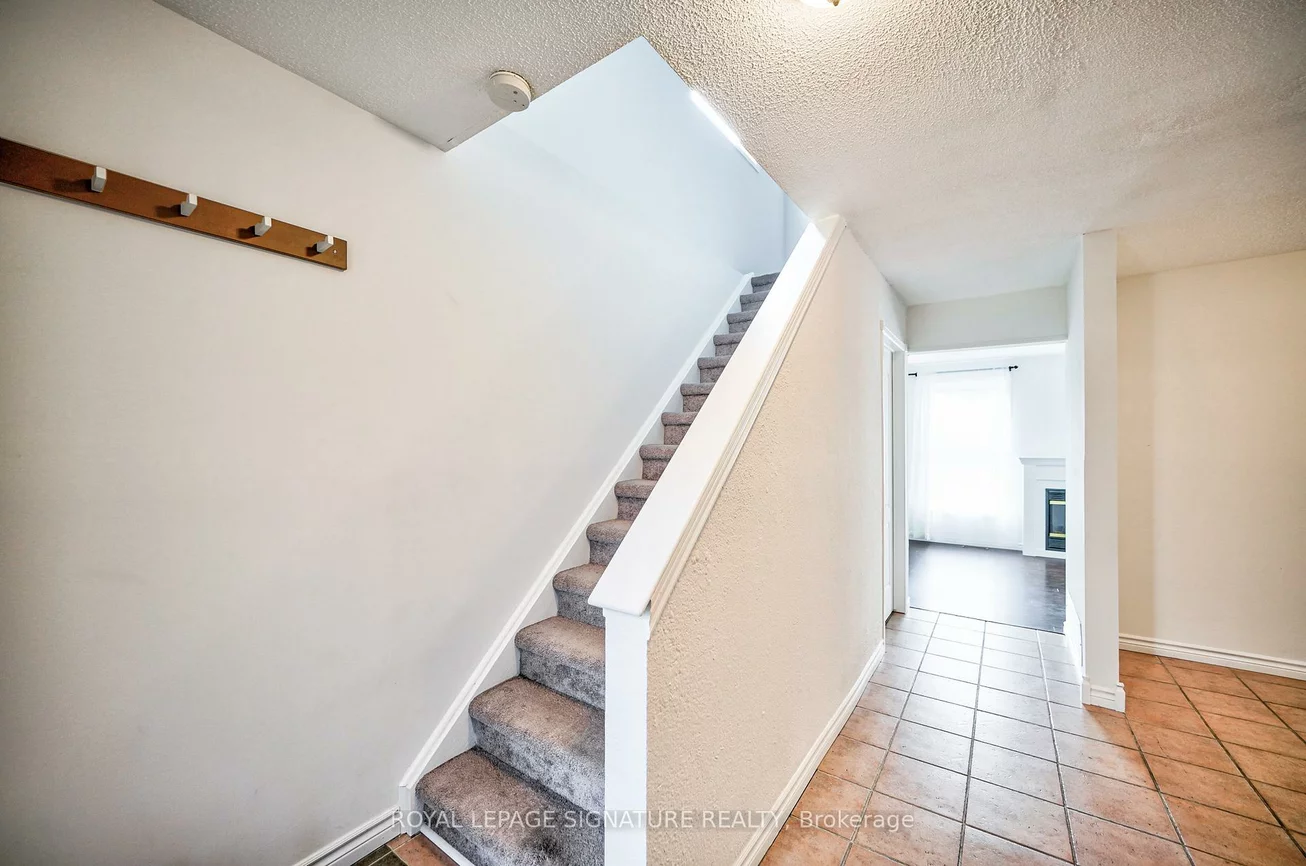 16, Christie, Letitia Heights, Barrie
