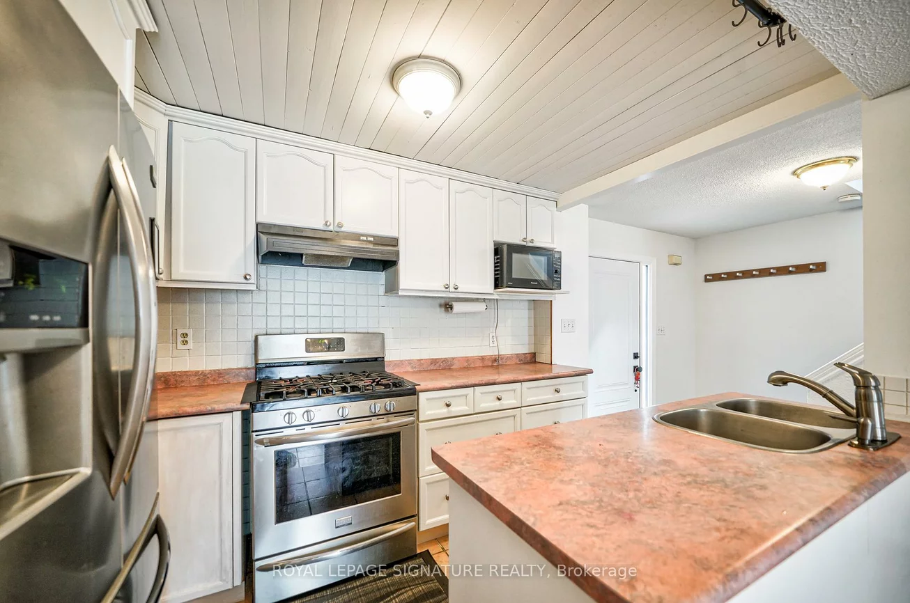 16, Christie, Letitia Heights, Barrie