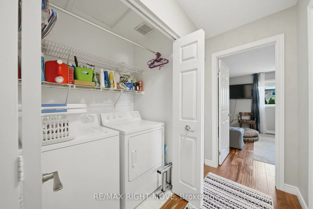 300, Cundles, Northwest, Barrie