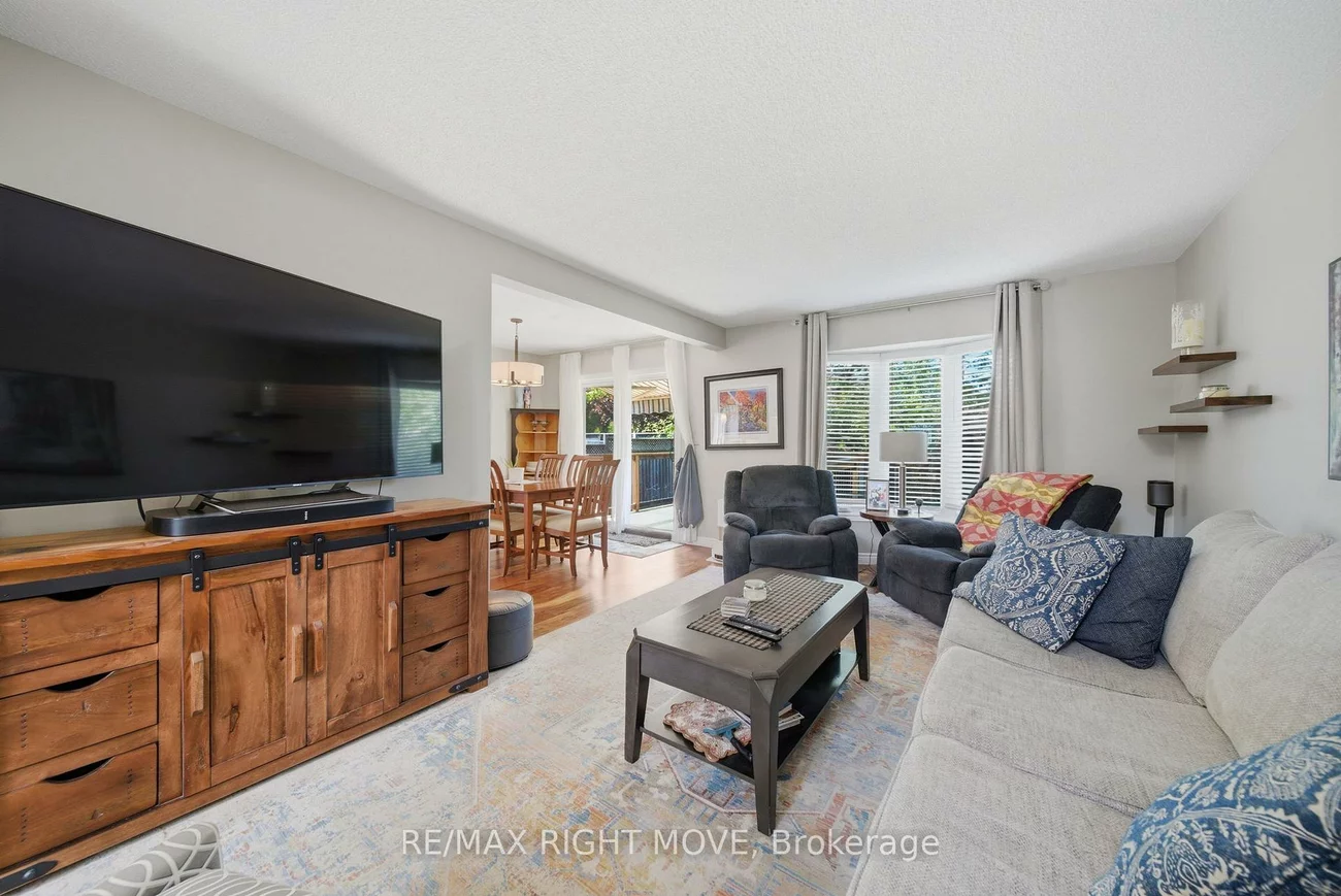 300, Cundles, Northwest, Barrie