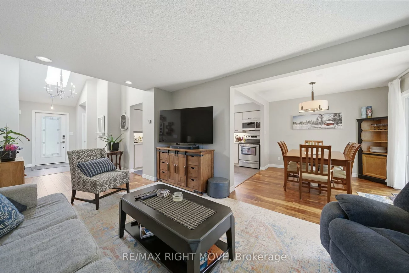 300, Cundles, Northwest, Barrie