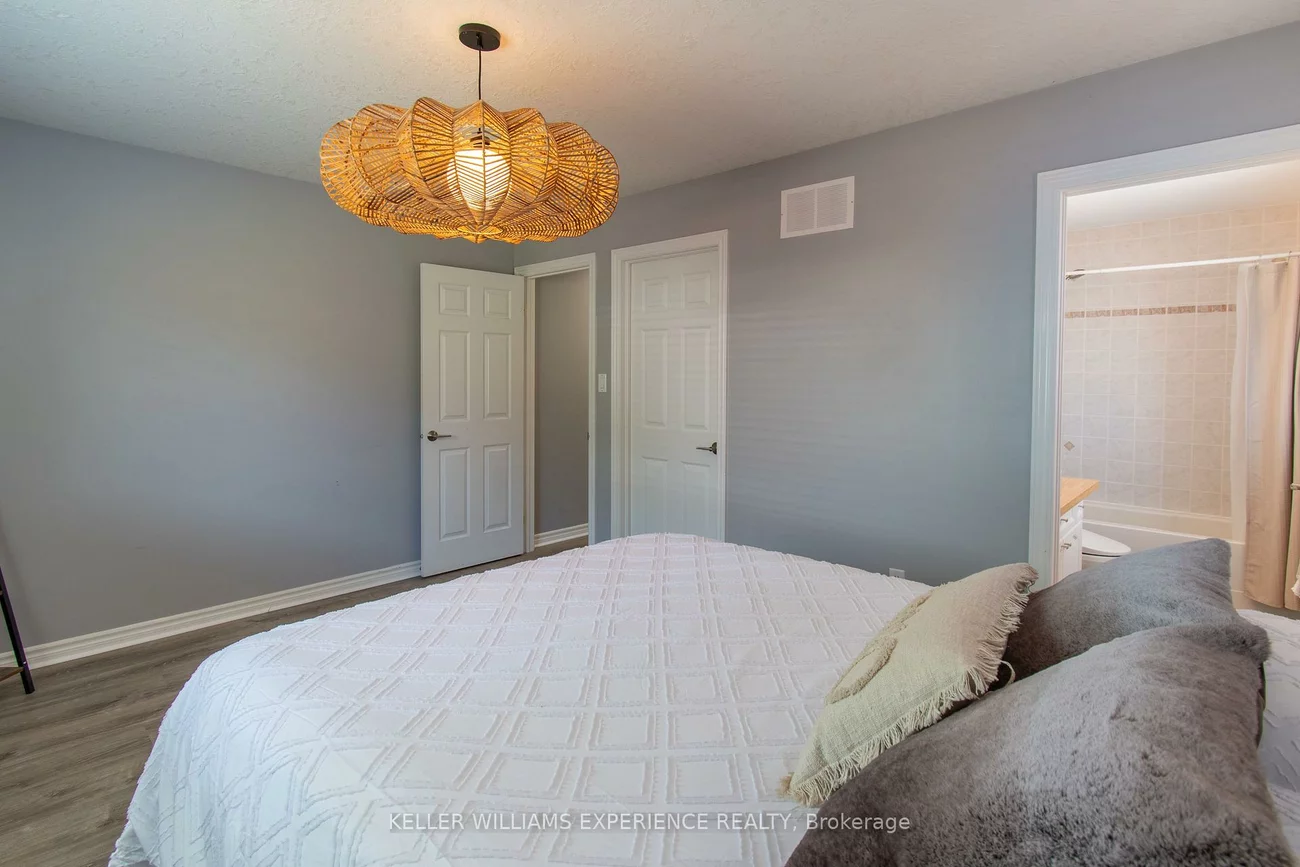 57, Parisian, Innis-Shore, Barrie