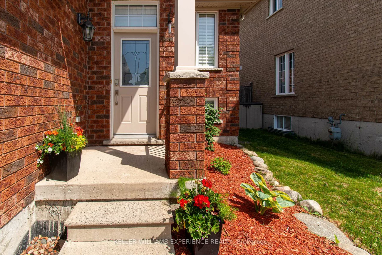 57, Parisian, Innis-Shore, Barrie