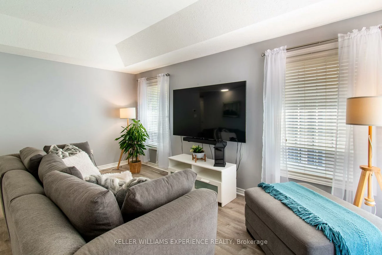 57, Parisian, Innis-Shore, Barrie