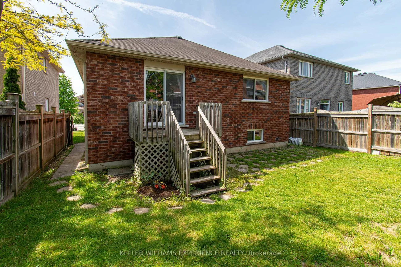 57, Parisian, Innis-Shore, Barrie