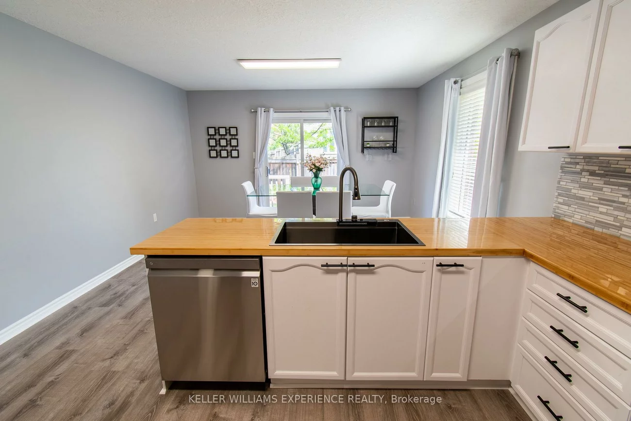 57, Parisian, Innis-Shore, Barrie