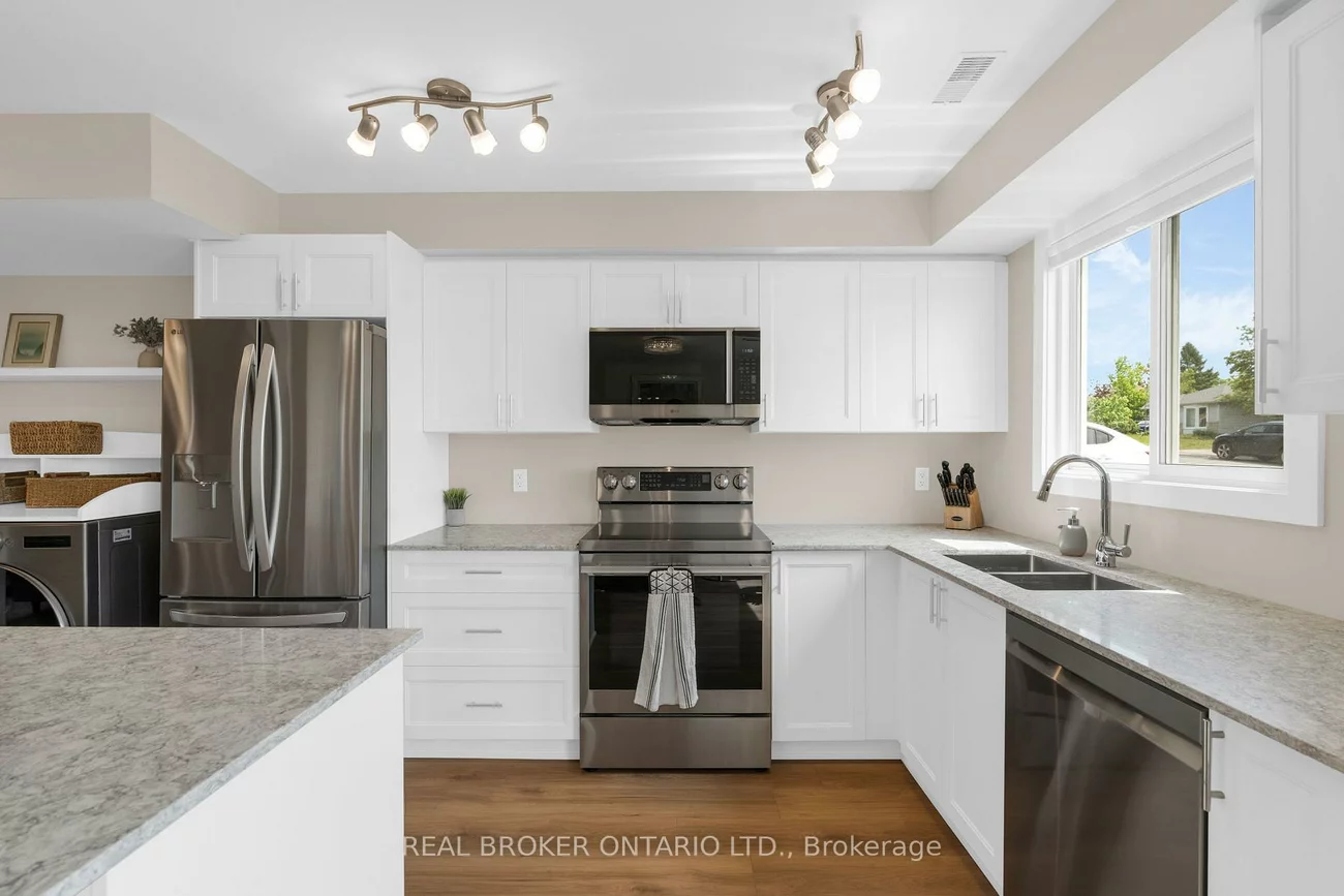 50, Browning, Letitia Heights, Barrie