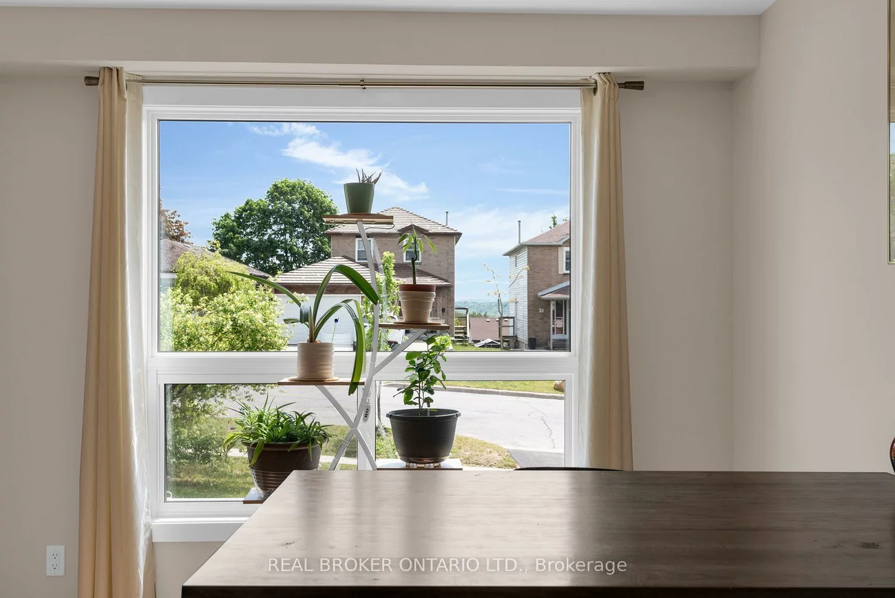 50, Browning, Letitia Heights, Barrie