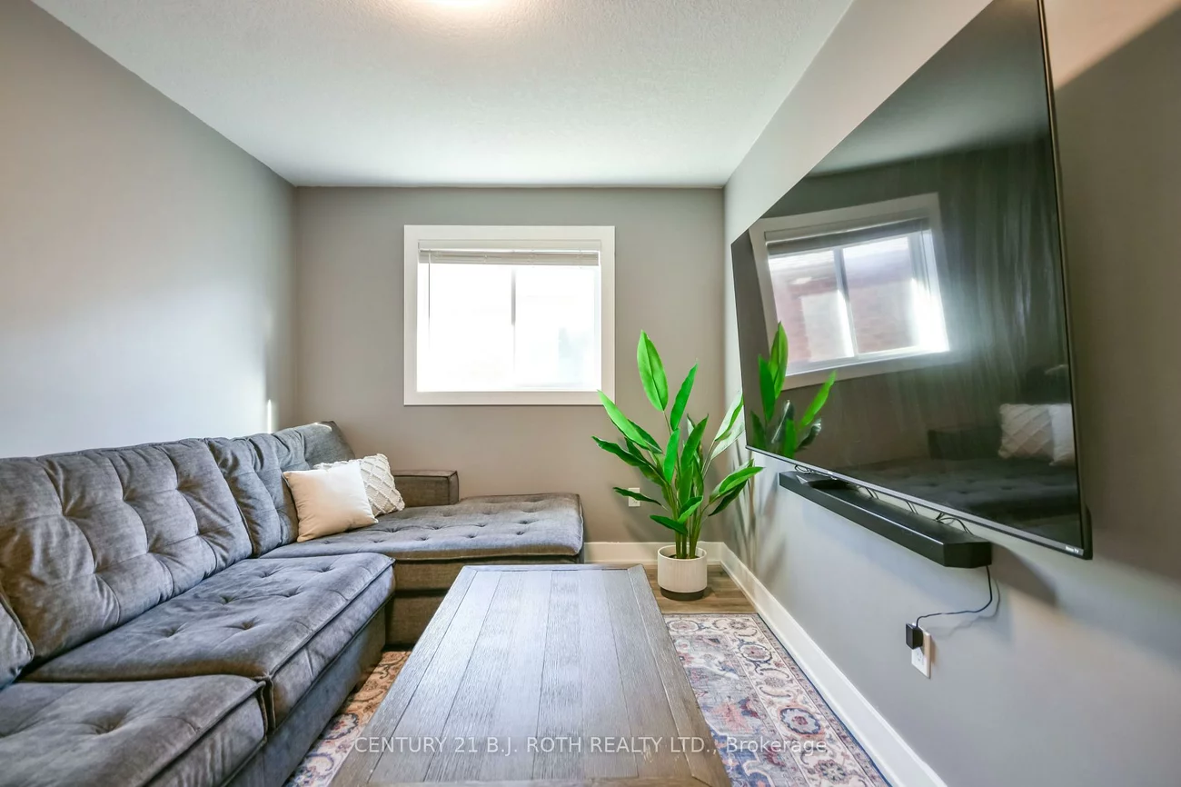 27, Claire, Painswick South, Barrie