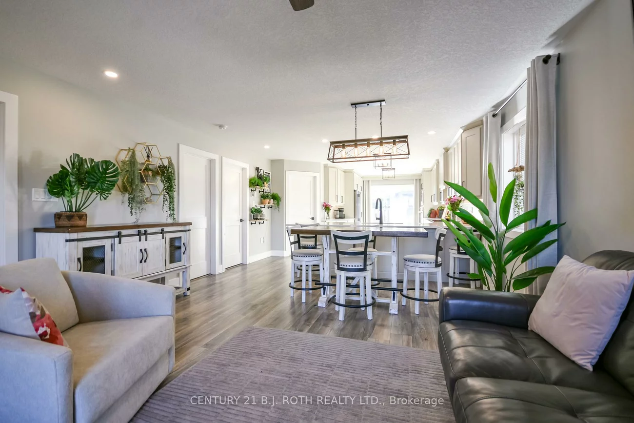 27, Claire, Painswick South, Barrie