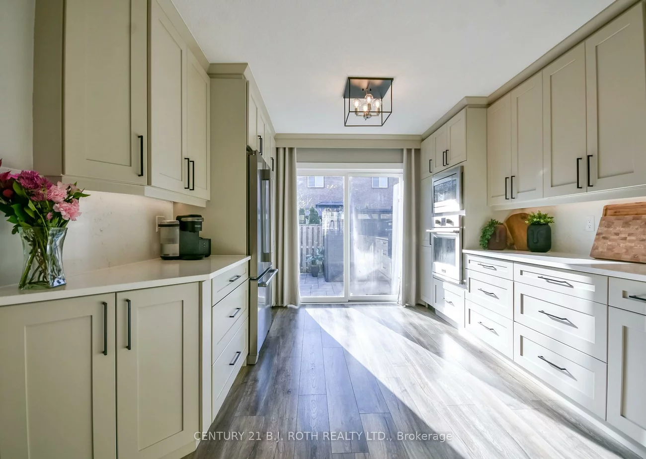 27, Claire, Painswick South, Barrie