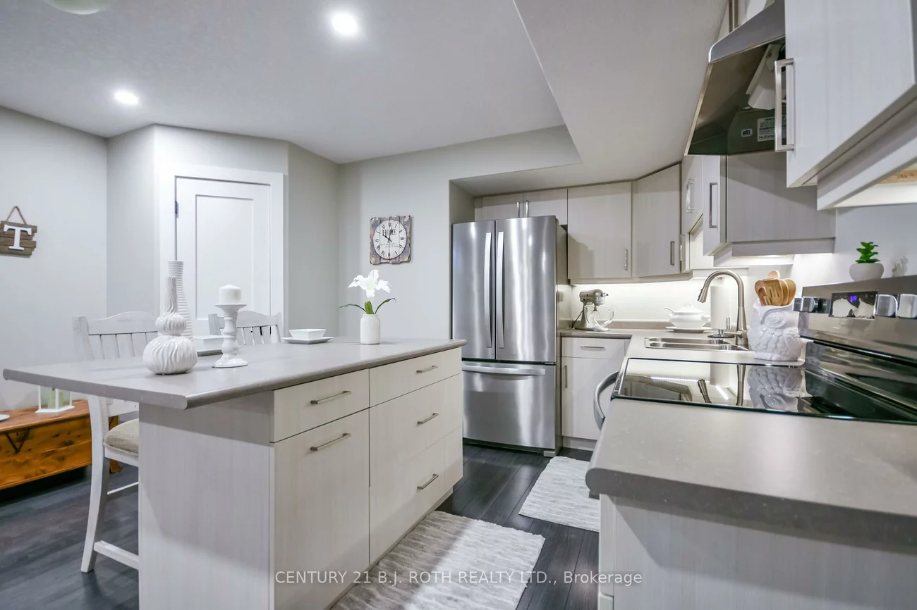 27, Claire, Painswick South, Barrie