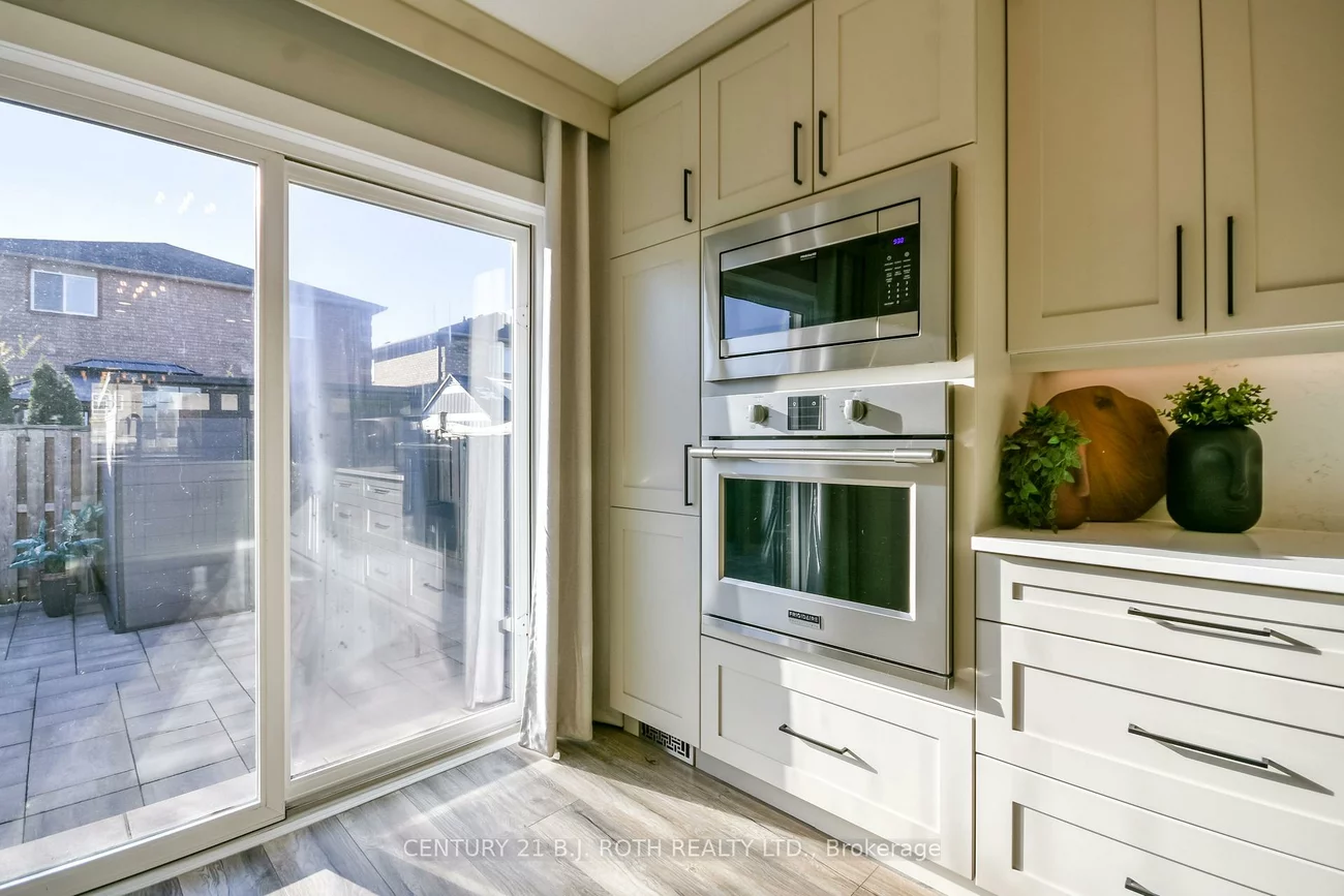27, Claire, Painswick South, Barrie