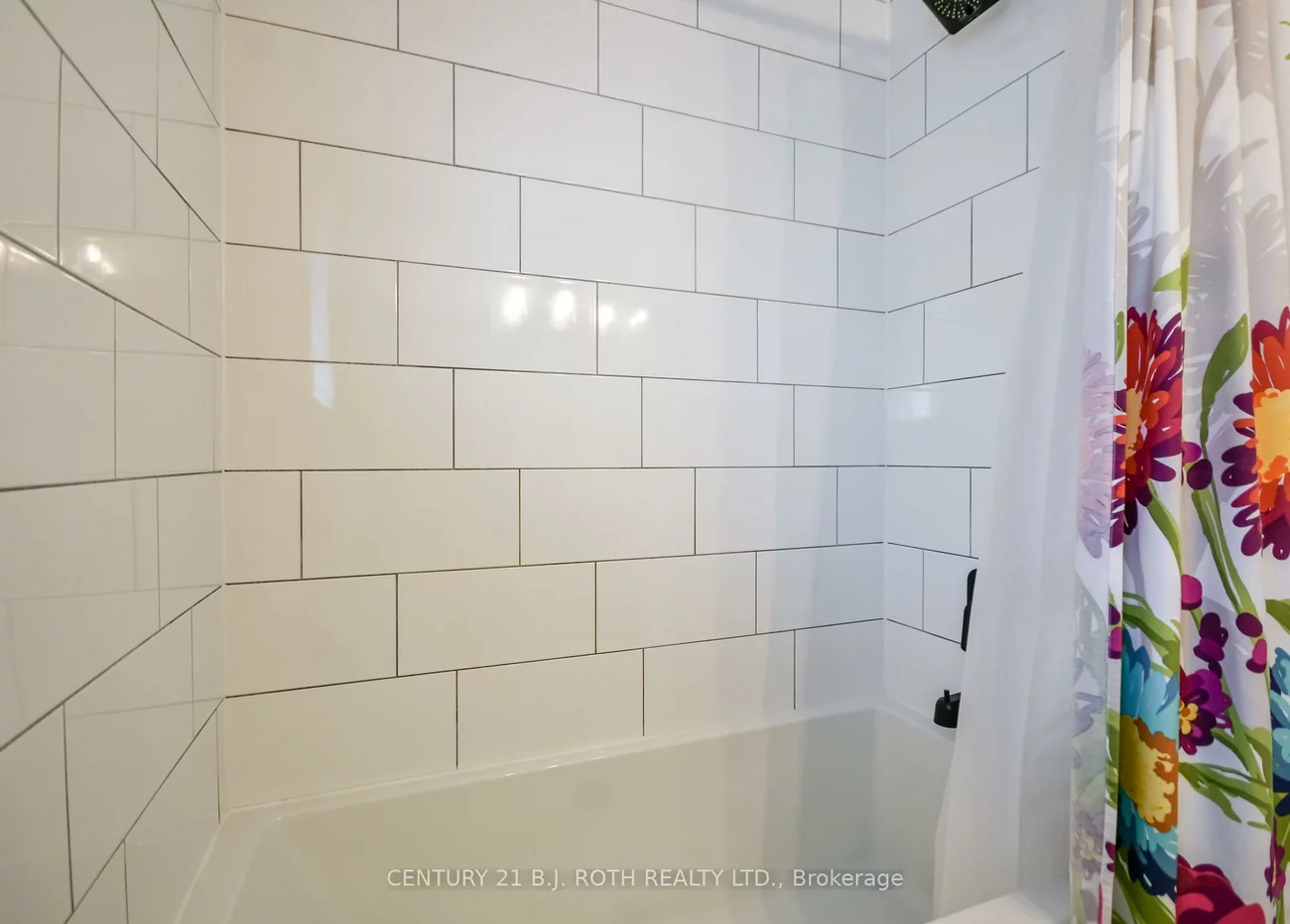27, Claire, Painswick South, Barrie