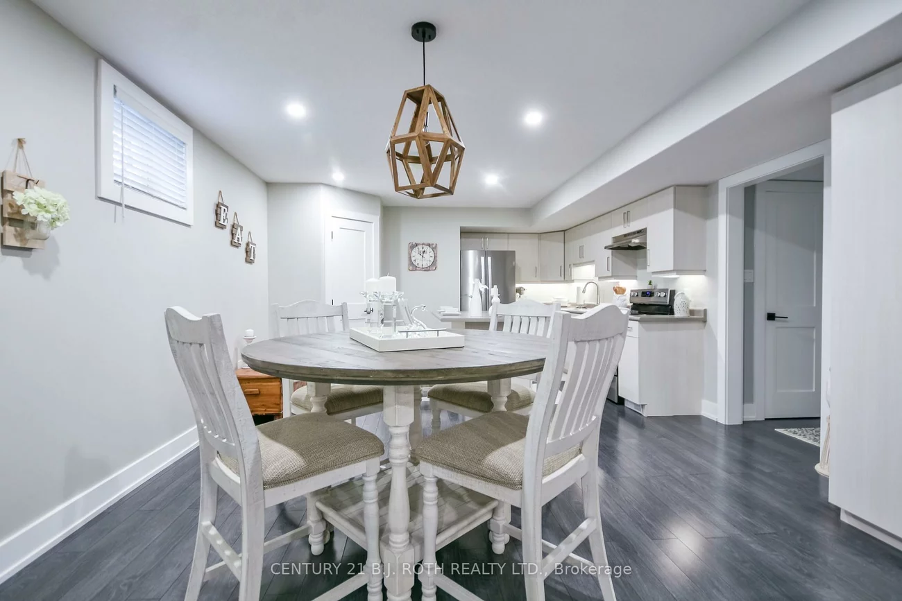 27, Claire, Painswick South, Barrie