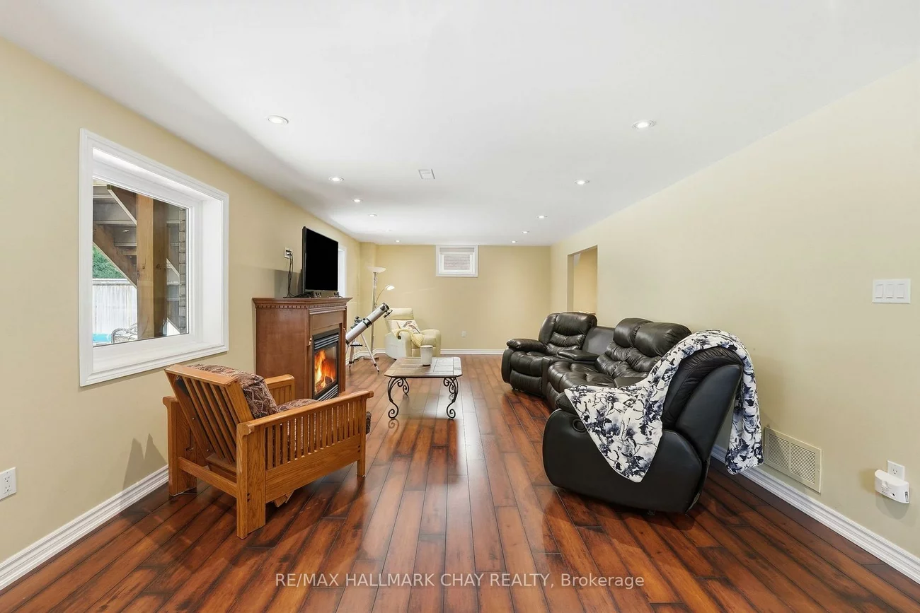 50, Thicketwood, Painswick South, Barrie